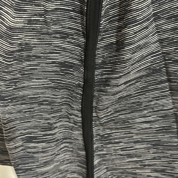 Top - Picture 4 of 7